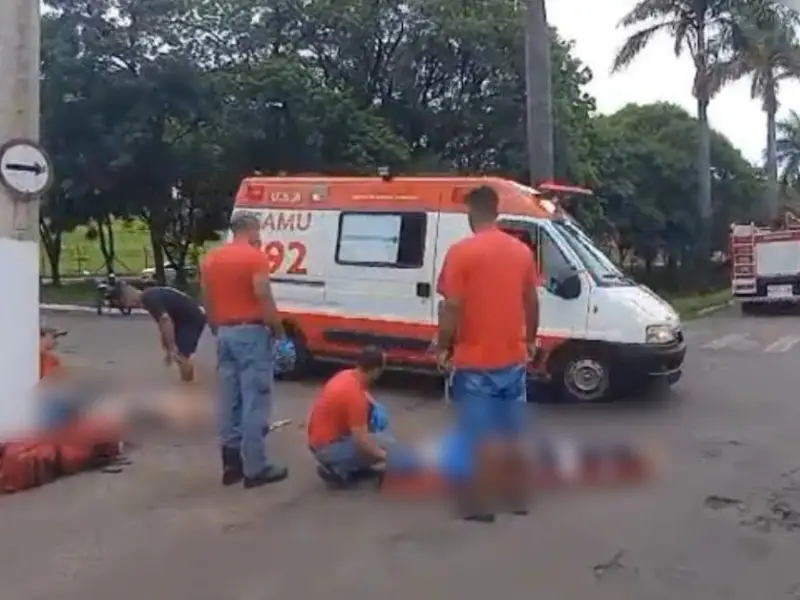 Fala Matao - Acidente entre carro e moto deixa duas vítimas feridas à espera de socorro por mais de uma hora