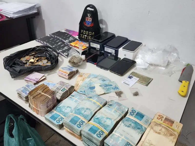 Fala Matao - Traficante procurado há 5 anos é capturado com drogas, dinheiro e celulares em Américo