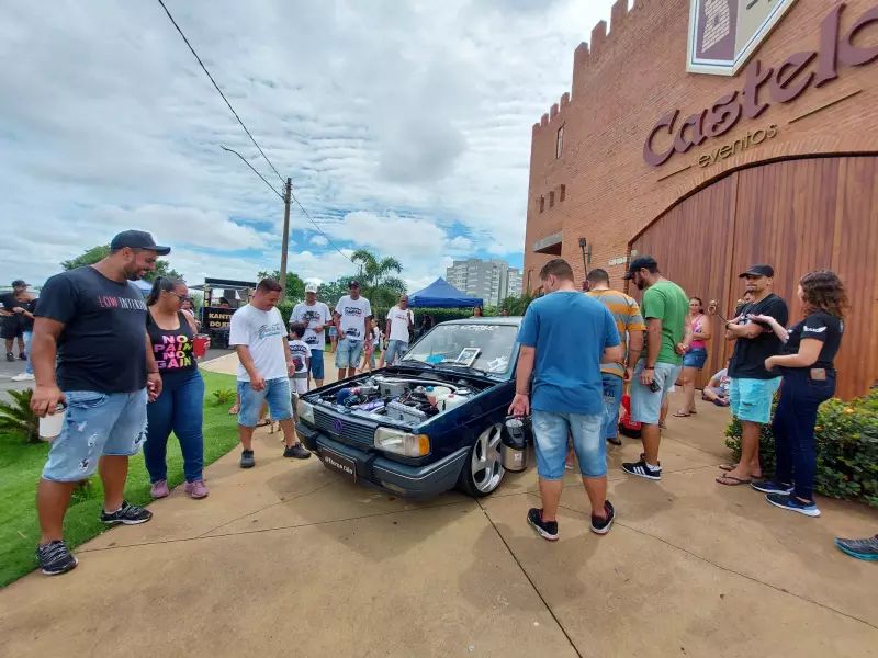 Fala Matao - VÍDEO/FOTOS - 2° Encontro Tuning Club Matão reúne clubes de carros antigos e esportivos para homenagear Caio Henrique