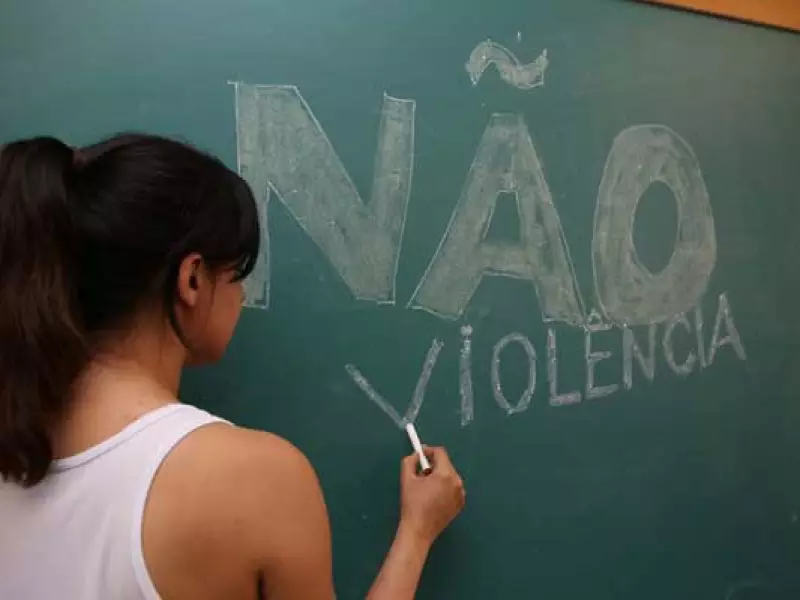 Fala Matao - Aluno é flagrado com facas dentro de escola estadual no Centro de Matão