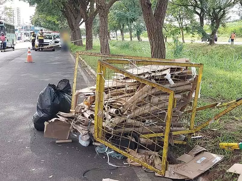 Fala Matao - Acidente envolvendo carro e carrinho de recicláveis deixa mulher ferida na Rua São Lourenço