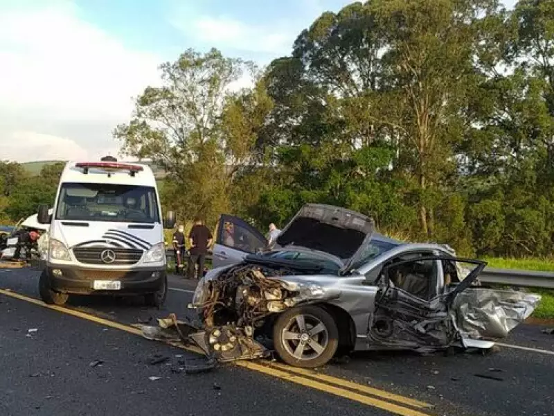 Fala Matao - Acidente deixa três mortos na SP-215, entre São Carlos e Descalvado