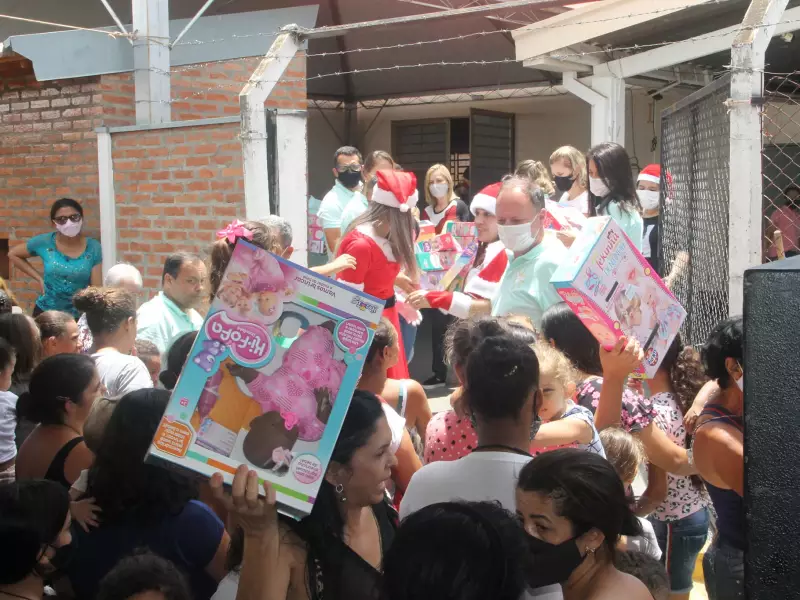 Fala Matao - VÍDEO - Natal Solidário da Paróquia Divino Espírito Santo doa quase 4 mil brinquedos