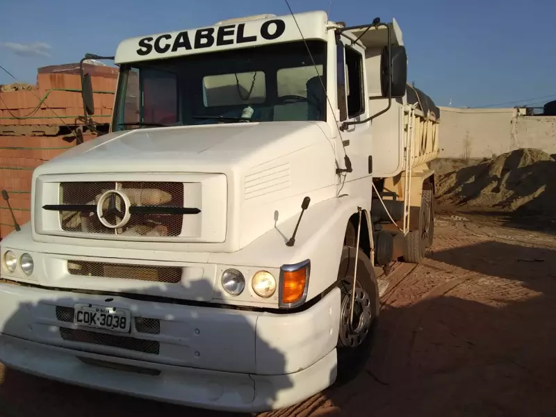 Fala Matao - Ladrões roubam caminhão Mercedes Benz de empresa de construção