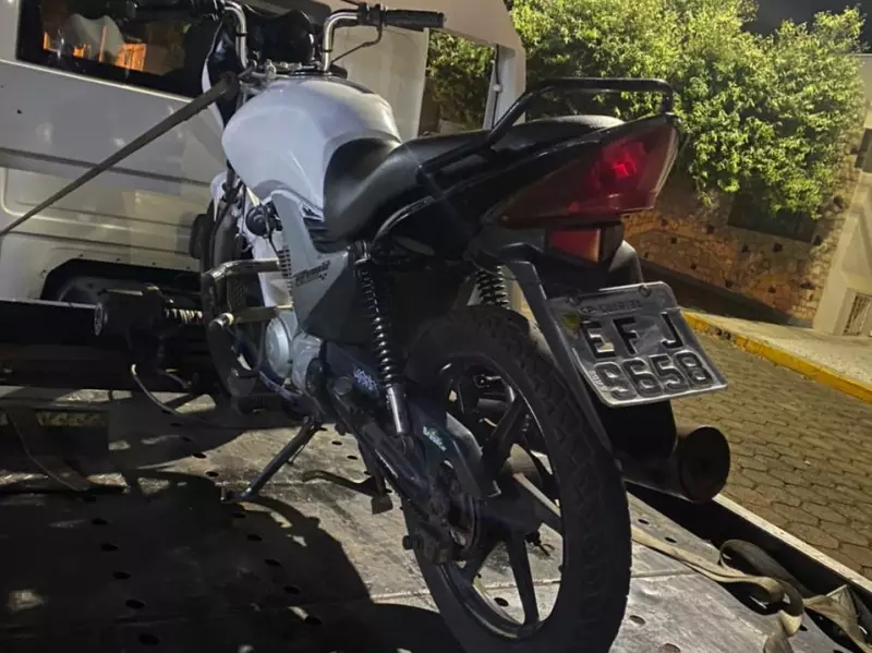 Fala Matão - Criminosos em três motocicletas tentam roubar veiculo nas proximidades do Parque Ecológico; dois foram presos