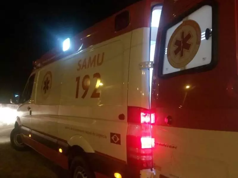 Fala Matao - Colisão entre ambulância do SAMU e carro particular causa danos materiais e lesão em motorista