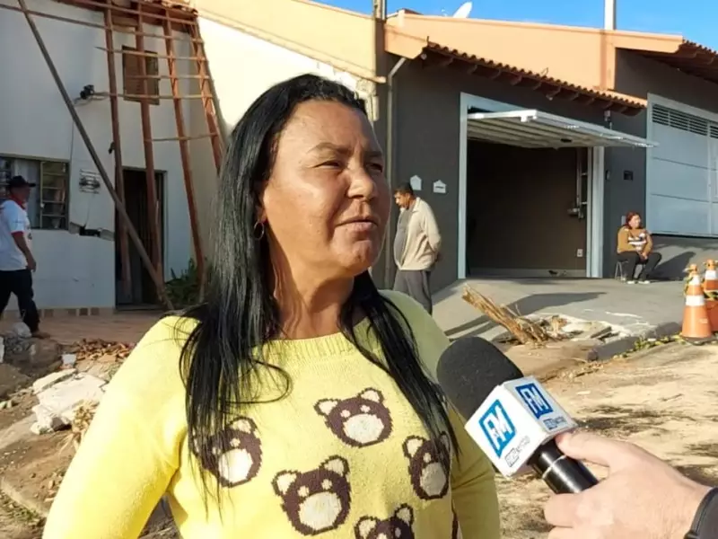 Fala Matao - Colorado está custeando prejuízos da moradora que teve casa atingida por caminhão